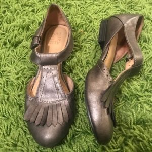 Naturalizer Flapper Fringe Flats